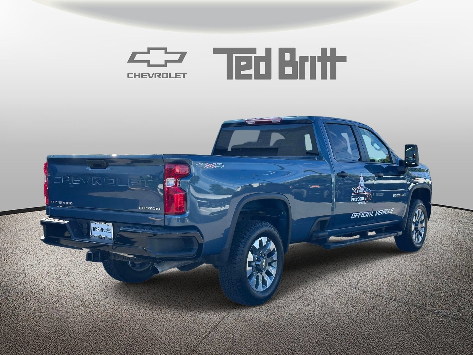Used 2026 Chevrolet Silverado 2500 Custom AWD/4WD image 4