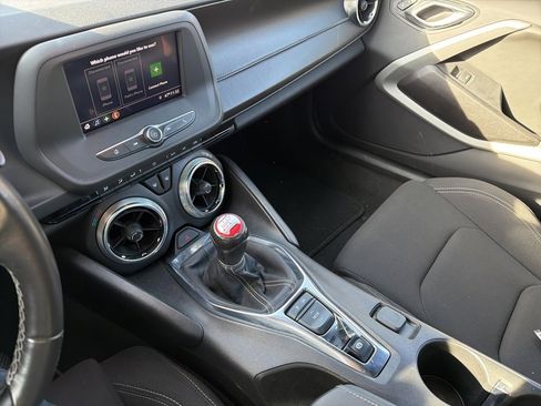 Used 2020 Chevrolet Camaro LT image 24