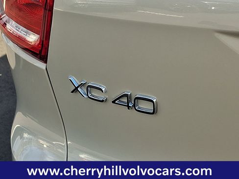 Certified 2025 Volvo XC40 B5 Core w/ Protection Package Premier image 31