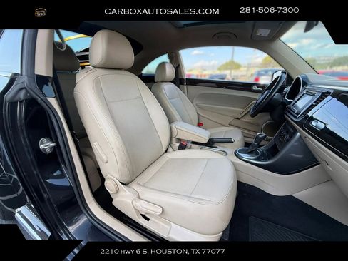 Used 2018 Volkswagen Beetle 2.0T SE FWD image 22