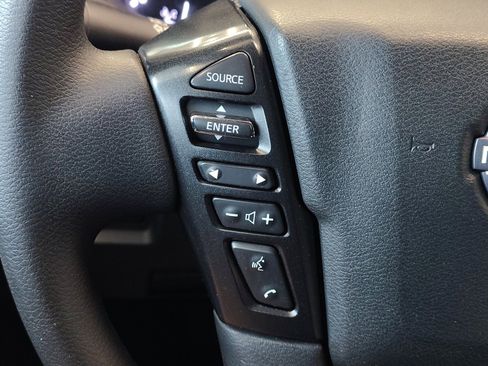 Used 2024 Nissan Frontier SV w/ Technology Package RWD image 18