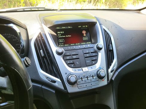 Used 2014 GMC Terrain SLE FWD image 18