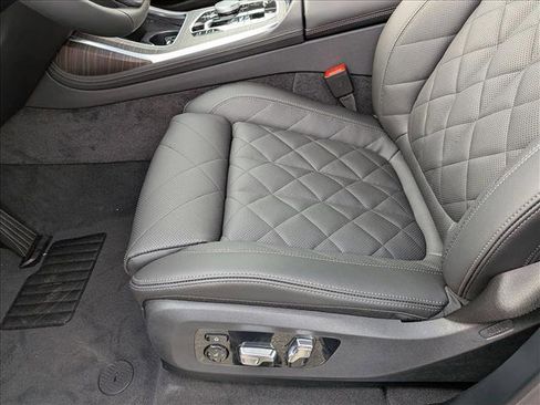 Used 2026 BMW X7 xDrive40i image 4