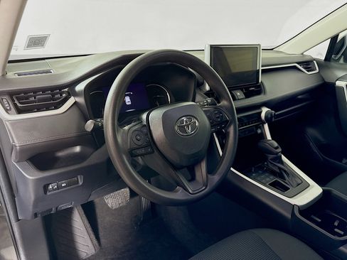 Certified 2023 Toyota RAV4 LE AWD/4WD image 9
