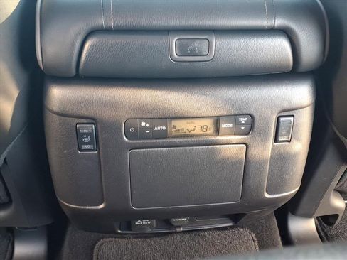 Used 2024 Nissan Armada Platinum w/ Captain's Chairs Package image 16