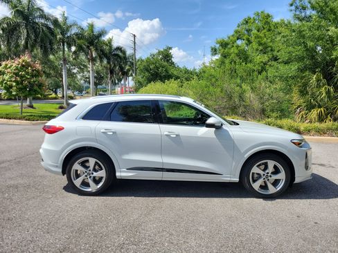 Certified 2025 Audi Q5 Prestige AWD/4WD image 3