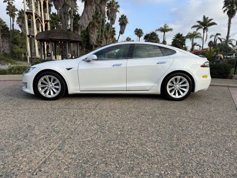 Used 2019 Tesla Model S 100D image 5