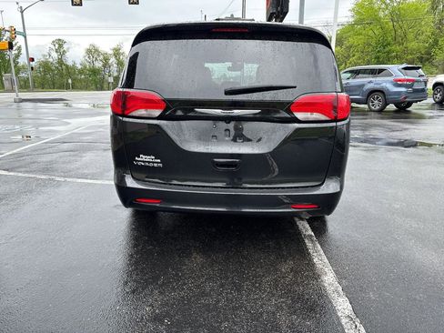 Used 2023 Chrysler Voyager LX FWD image 6