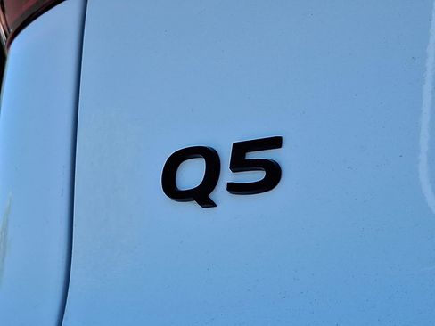 Used 2025 Audi Q5 Premium w/ Convenience Package AWD/4WD image 32