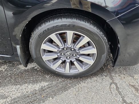 Used 2020 Toyota Sienna XLE image 8