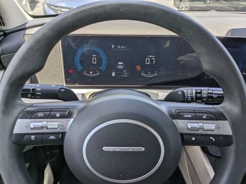 Certified 2025 Hyundai Tucson SE FWD image 24