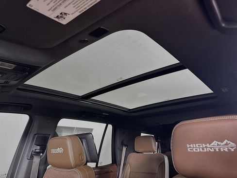 Used 2021 Chevrolet Tahoe High Country w/ Premium Package image 22