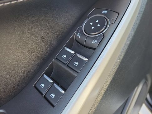 Used 2021 Ford Explorer XLT w/ Equipment Group 202A AWD/4WD image 19