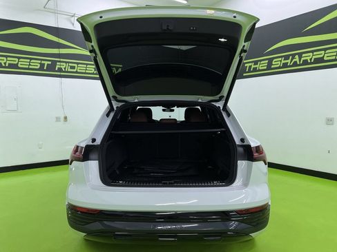 Used 2024 Audi Q8 e-tron Premium Plus w/ Premium Plus Package AWD/4WD image 9
