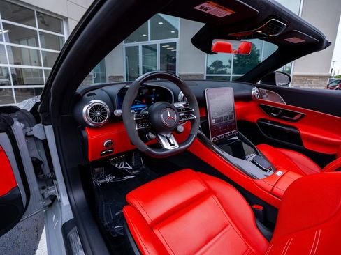 Used 2022 Mercedes-Benz SL 63 AMG 4MATIC image 35