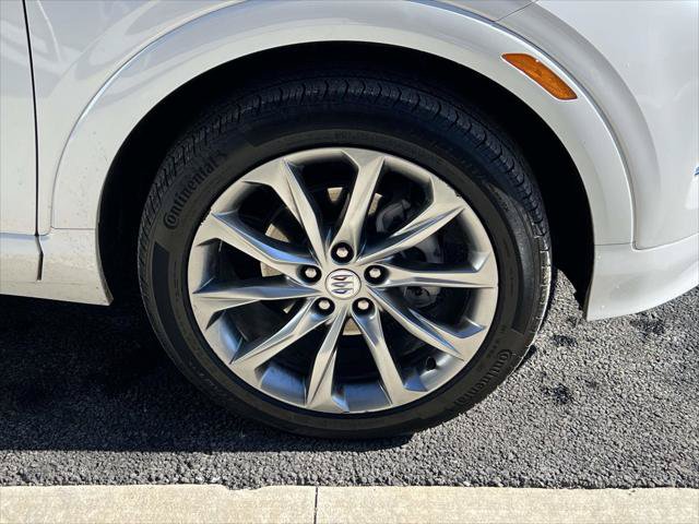 Used 2025 Buick Encore GX Avenir w/ Avenir Convenience Package AWD/4WD image 8