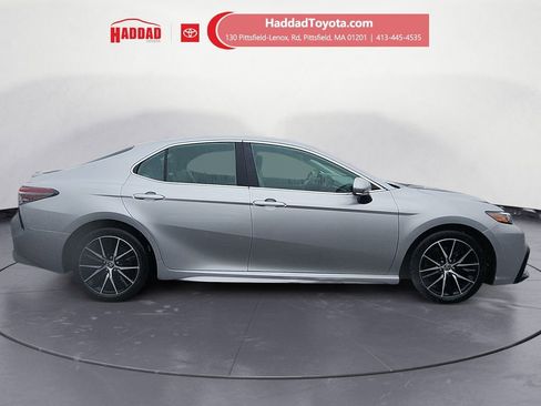 Used 2023 Toyota Camry SE image 6