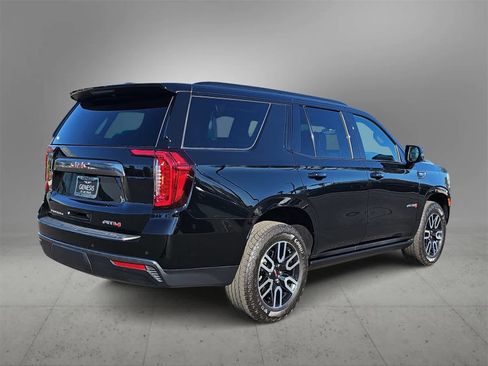 Used 2024 GMC Yukon AT4 w/ Technology Package image 8