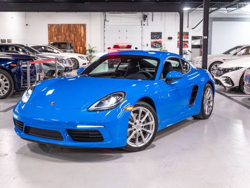 Used 2025 Porsche 718 Cayman RWD image 50