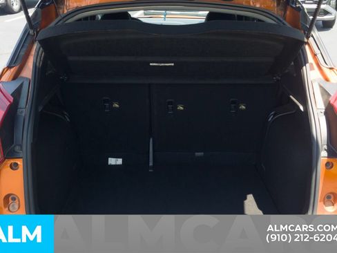 Used 2019 Nissan Kicks S FWD image 8