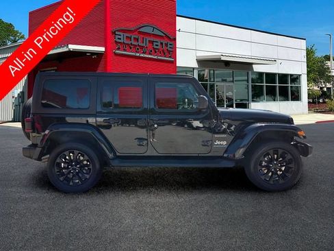 Used 2023 Jeep Wrangler Unlimited Sahara w/ Cold Weather Group AWD/4WD image 6