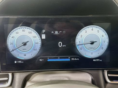 Used 2025 Hyundai Elantra SEL FWD image 24