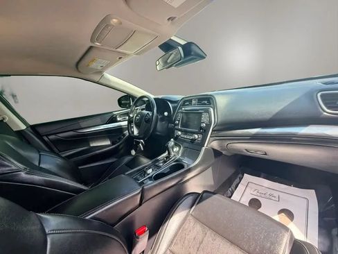 Used 2020 Nissan Maxima 3.5 SV w/ Floor Mat Group FWD image 11