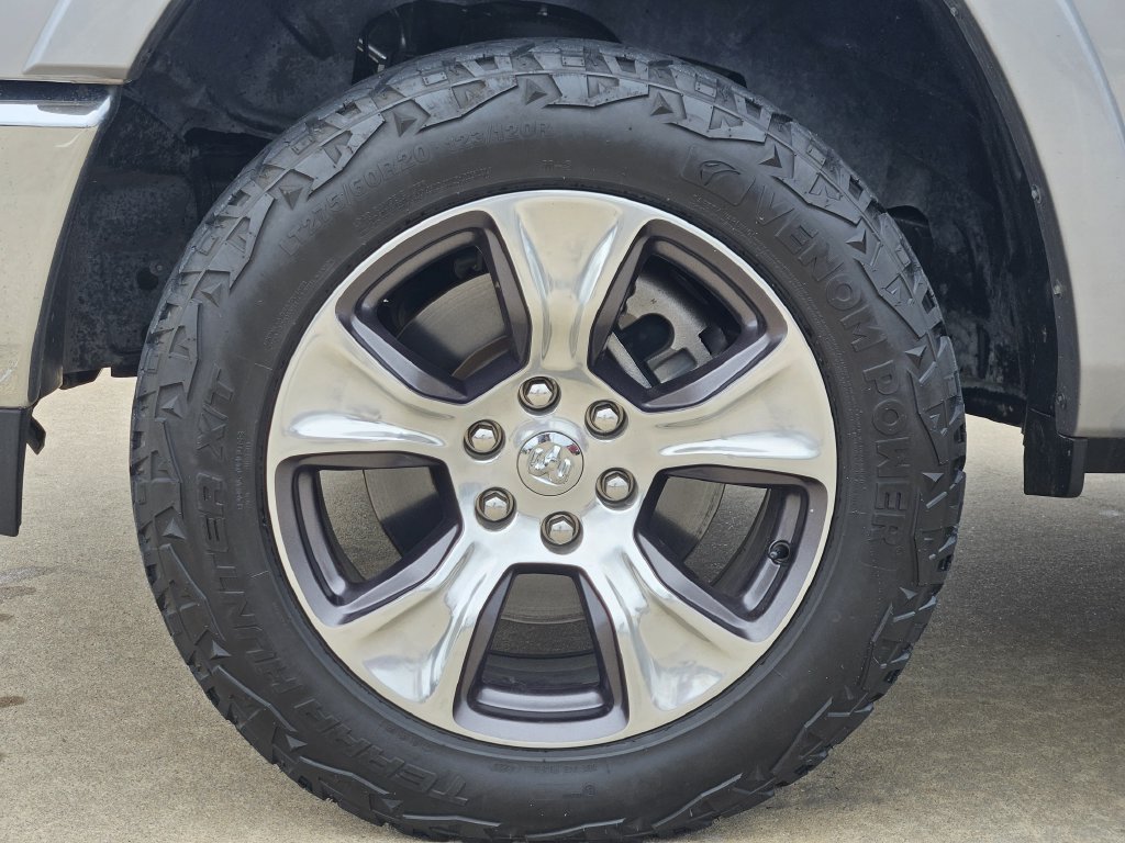 Used 2019 RAM 1500 Laramie AWD/4WD image 12