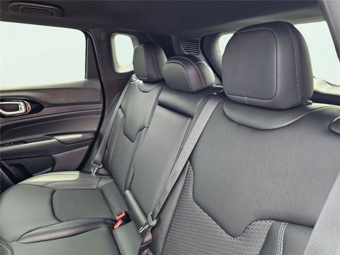 New 2026 Jeep Compass Latitude AWD/4WD image 32