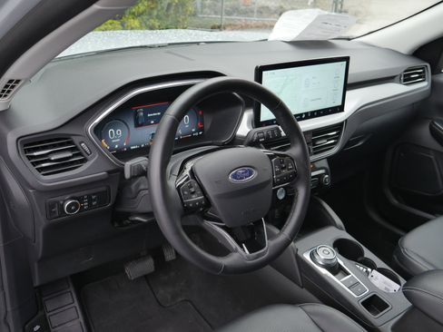 Certified 2025 Ford Escape Platinum image 4