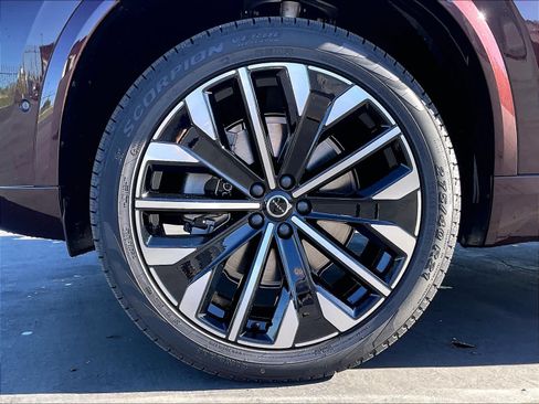 New 2026 Volvo XC90 B5 Plus AWD/4WD image 14