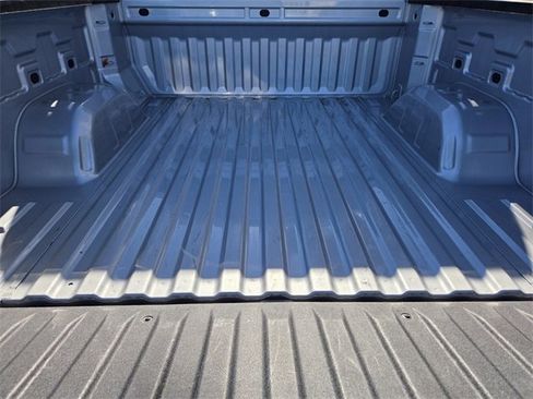 Used 2022 Chevrolet Silverado 1500 LT image 13