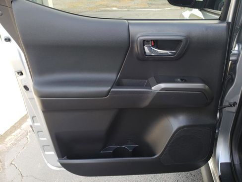 Used 2023 Toyota Tacoma TRD Sport image 14