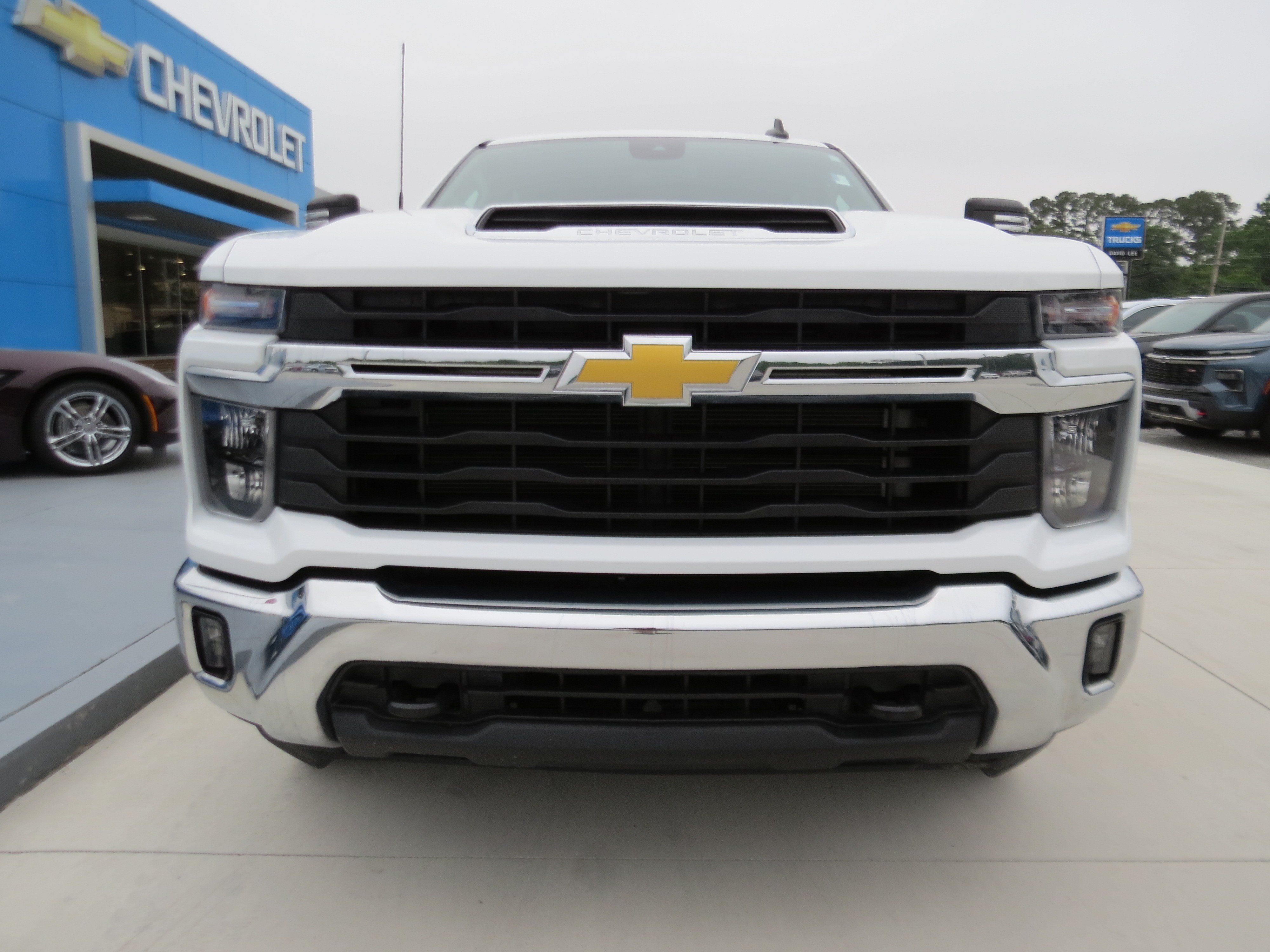 Used 2025 Chevrolet Silverado 2500 LT w/ Convenience Package AWD/4WD image 7