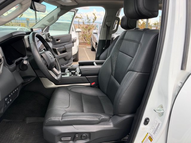 Used 2024 Toyota Tundra Limited AWD/4WD image 23