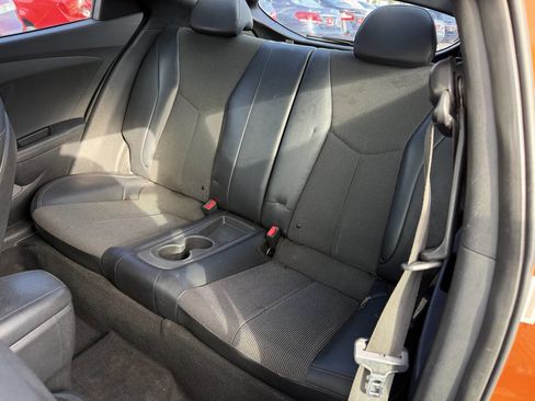 Used 2012 Hyundai Veloster w/ Style Pkg image 10