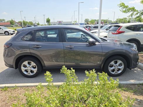Certified 2023 Honda HR-V LX image 3
