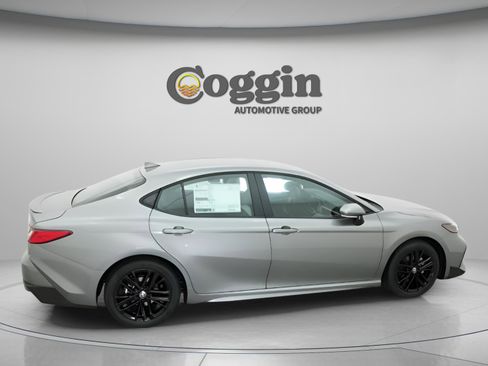 New 2026 Toyota Camry SE FWD image 19