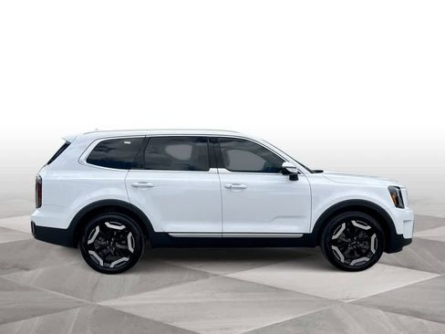 Certified 2024 Kia Telluride EX w/ EX Captain's Chair Package image 9