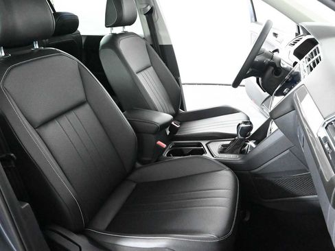 Certified 2022 Volkswagen Tiguan SE w/ Panoramic Sunroof Package FWD image 12