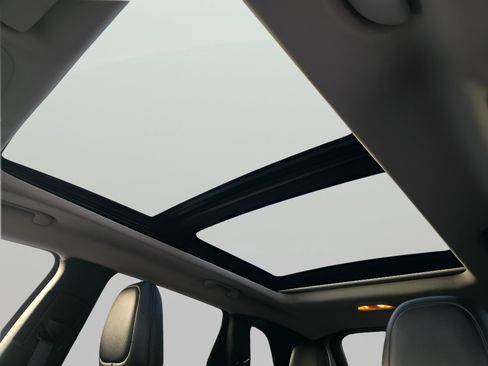 Used 2016 Jeep Cherokee Limited image 9