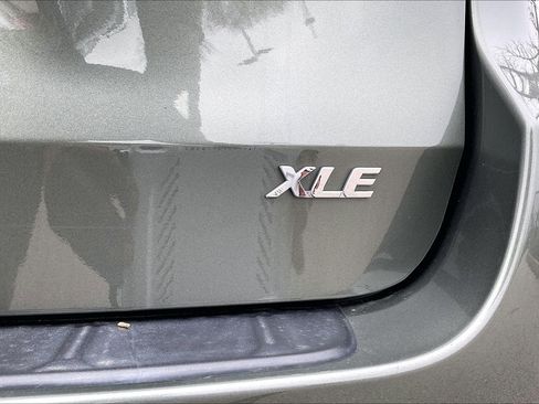 Used 2020 Toyota Sienna XLE w/ XLE Navigation Package image 33