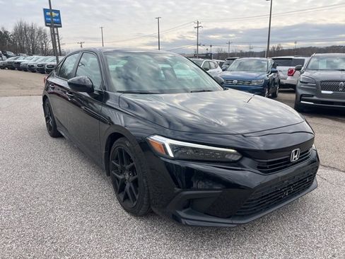 Used 2023 Honda Civic Sport image 2