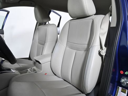 Used 2019 Nissan Rogue Sport SL image 25