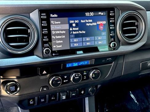 Used 2022 Toyota Tacoma TRD Off-Road w/ Technology Package RWD image 27