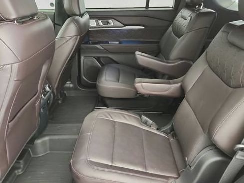 Certified 2025 Ford Explorer Platinum w/ Ultimate Package AWD/4WD image 27