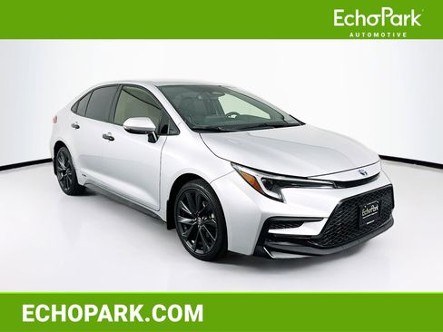 Used 2024 Toyota Corolla SE AWD/4WD image 1