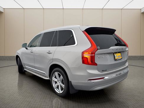 Used 2024 Volvo XC90 B5 Core w/ Protection Package Premier image 4