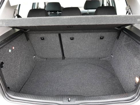 Used 2005 Volkswagen Golf GL image 79