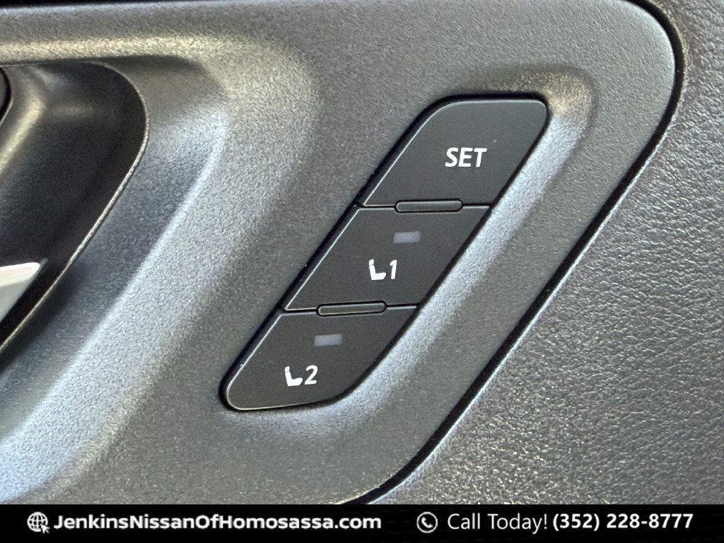 Used 2024 Nissan Ariya FWD image 30